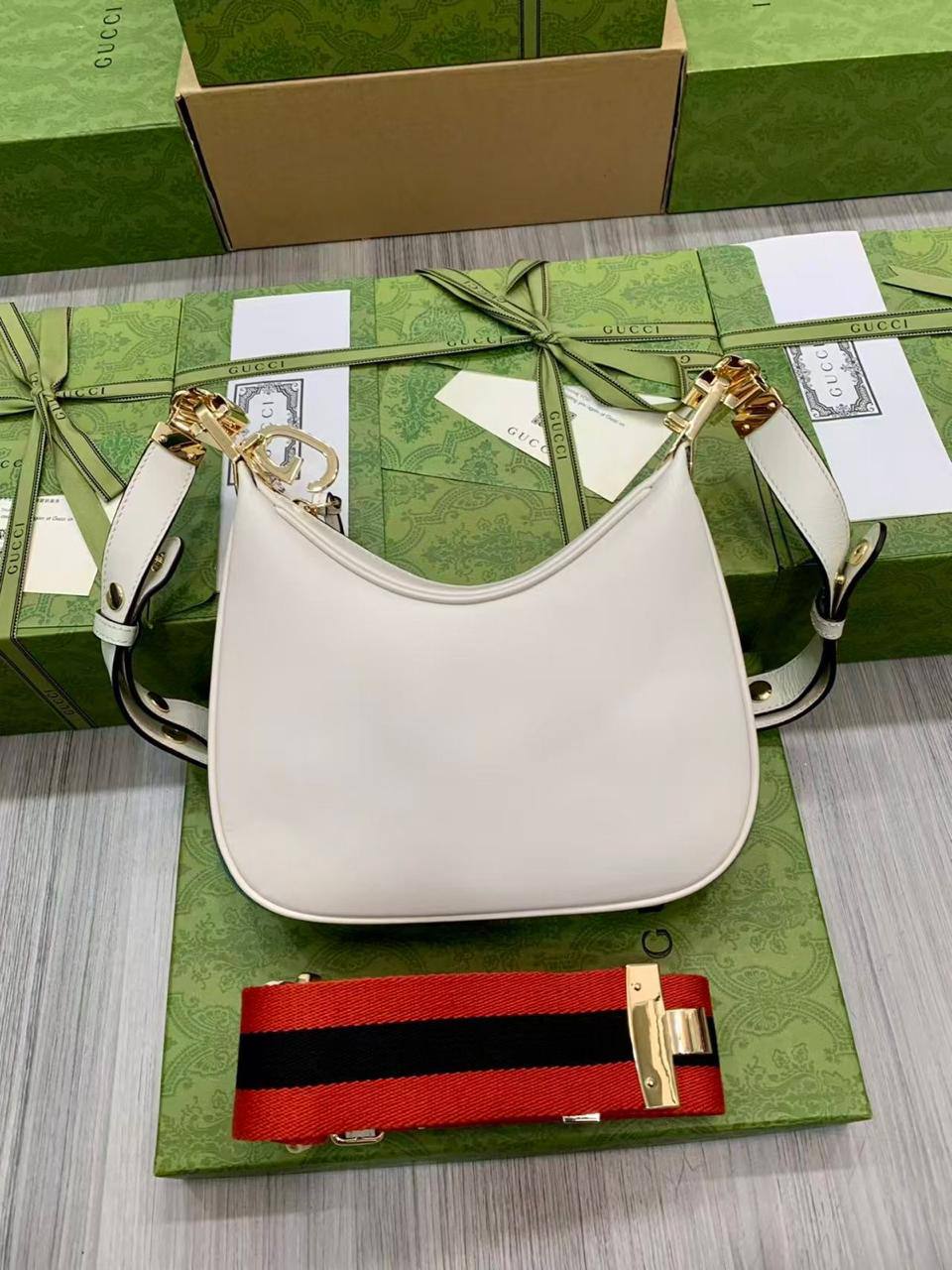 Gucci Attache
Shoulder Crossbody Bag 
Italian Calf Leather 
Size: Small 

1400 dhs🇦🇪🇦🇪

Zain71
♥️♥️♥️