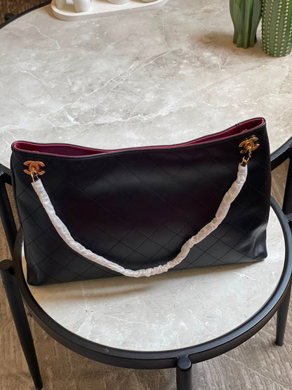 CHANEL✨
Available original box 📦 
With full packing 🎀🎀
Super high quality 💥💥
For Price 👇 WhatsApp✅
0568585901 
0507557372
0552275751 Owner Zain 👌

Zain283
♥️♥️♥️