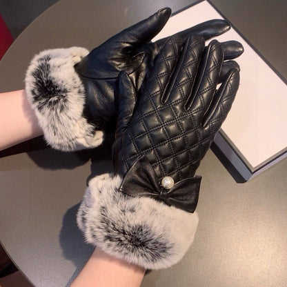 CHANEL GlOVES
VVIP QUALITY
WITH ORRIGINAL BOX
320 dhs🇦🇪🇦🇪

Zain281
♥️♥️♥️