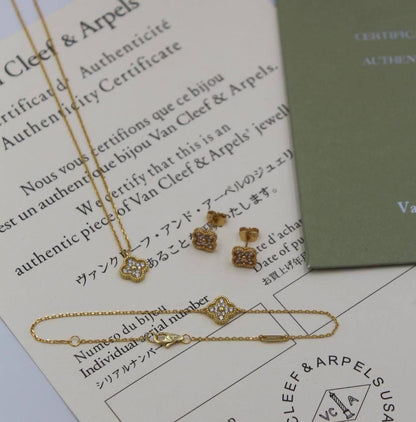 MINI SET 
NECKLACE BRACELET EARRINGS
VCA
MASTER✨💫
115 DHS✅
WITH BOX AND PAPER BAG🛍️🎁

Zain89
♥️♥️♥️