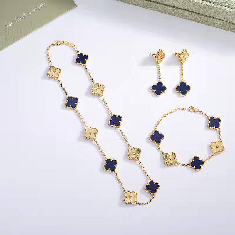 VCA
250 dhs🪙💕 SET 

Necklace Bracelet Earrings WITH Good Box And Paper Bag
🎁🎁🎁

Zain89
♥️♥️♥️