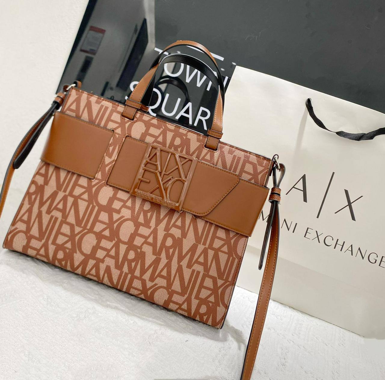 ARMANI COPY ONE 
NEW CAME  
150 dhs🪙🌨️

Zain39
♥️♥️♥️
