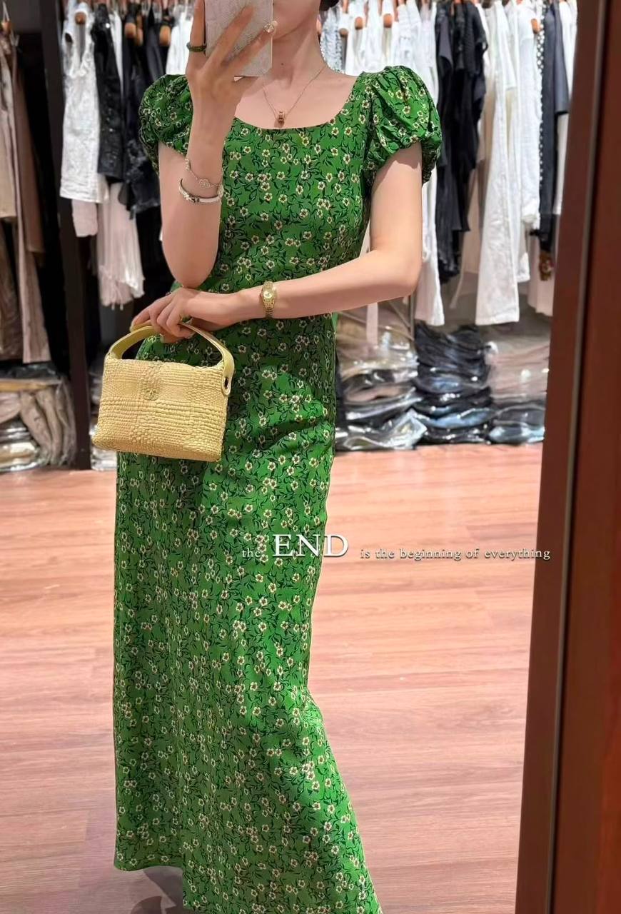 CHANEL 
 GOOD QUALITY 
WITH BOX  
110 dhs🇦🇪🇦🇪

Zain295
♥️♥️♥️
