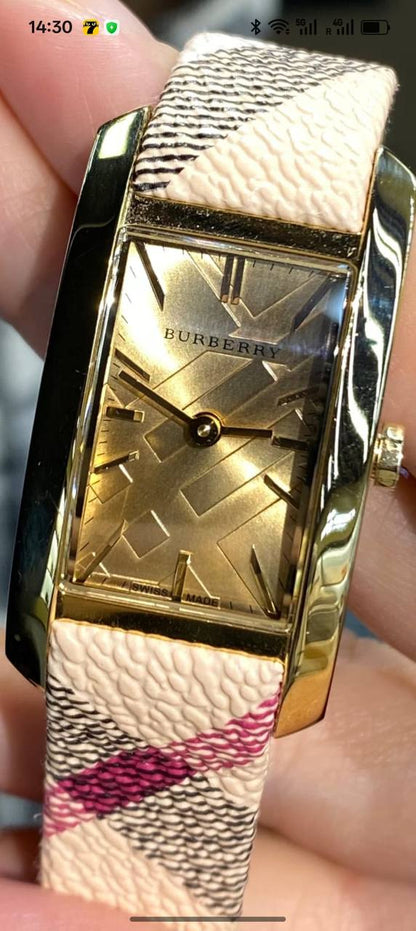 Burberry Master
380 dhs✅

Zain108
♥️♥️♥️
