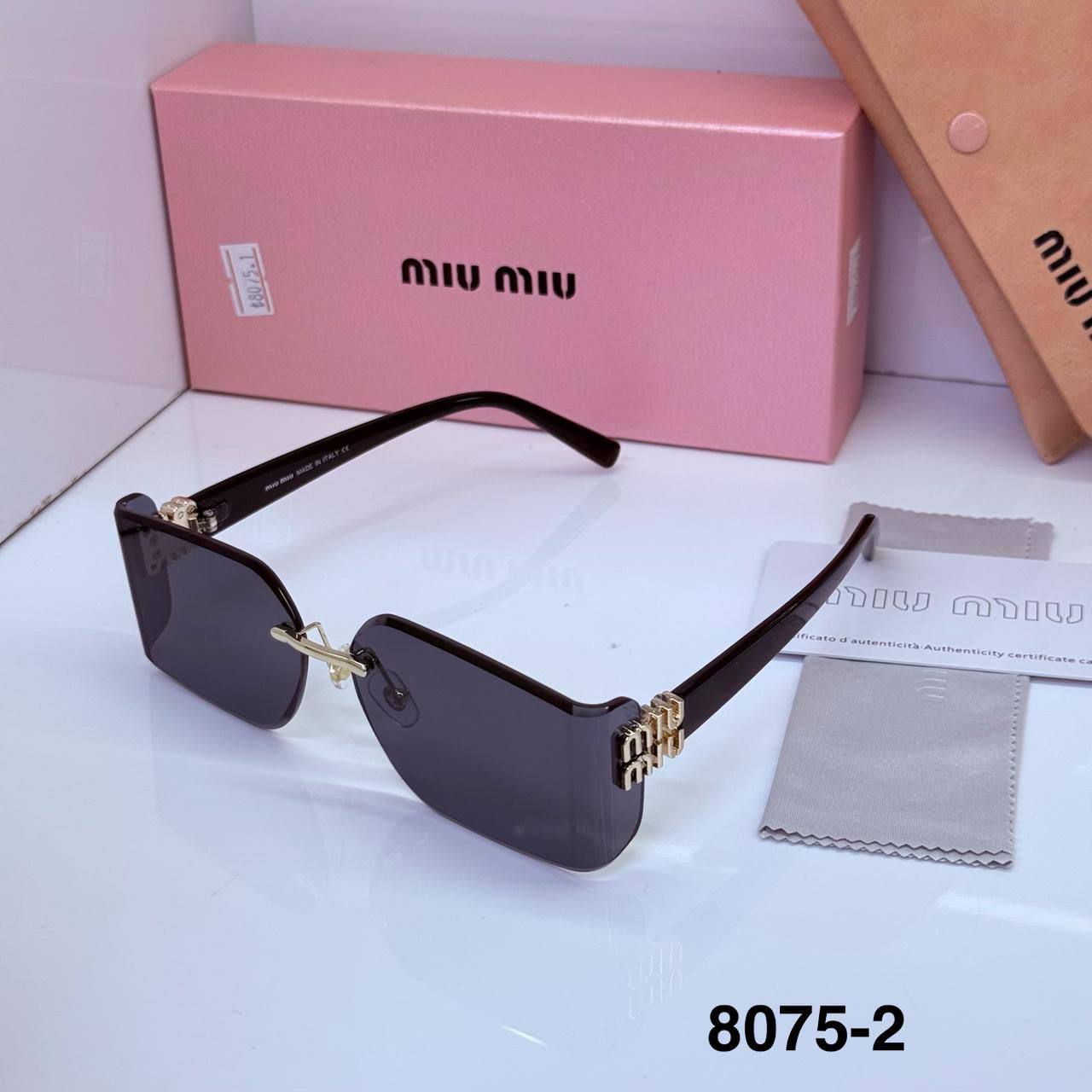 SUNGLASSES 🕶️
GOOD QUALITY 

50 dhs✅

WITHBOX
🎁🎁🎁

Zain40
♥️♥️♥️
