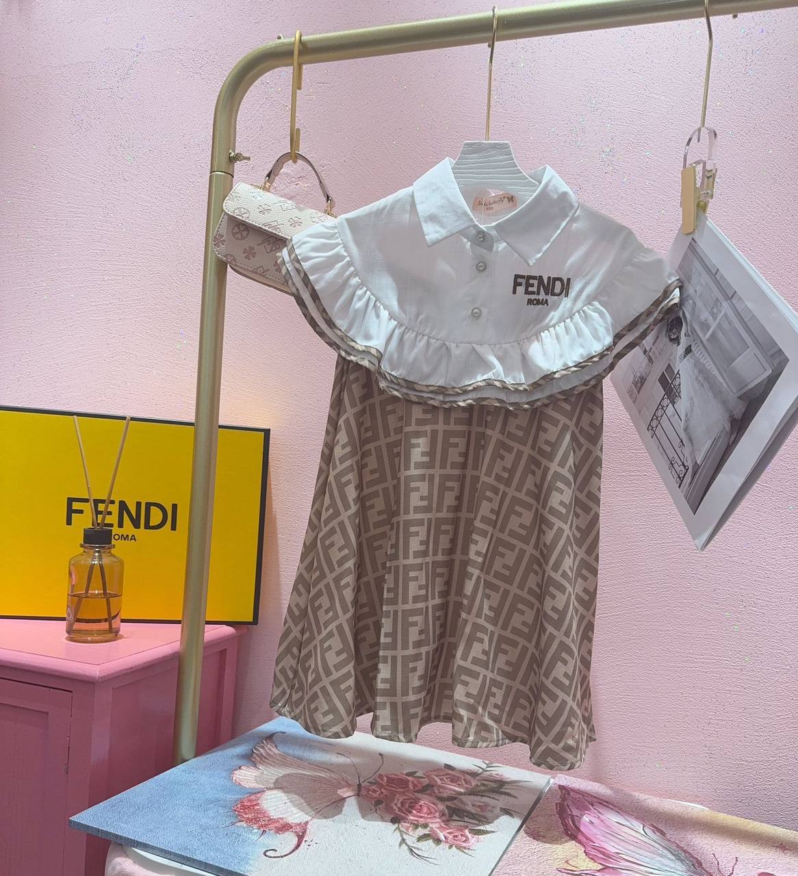 Fendi
1-10y 
130 dhs✅

Zain151
♥️♥️♥️