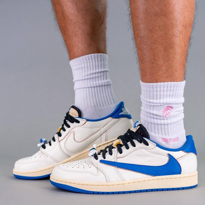 Jordan 1 Retro Low OG SP Fragment × Travis Scott Sail Military Blue ，Size 36-45 ，
260 dhs🪙🌨️

Zain18
♥️♥️♥️