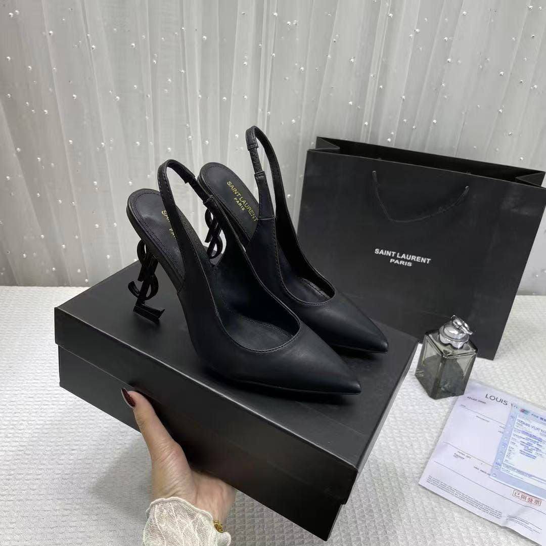 NEW CAME
YSL HEEL
GOOD QUALITY
120 dhs💓
Size 36-41

Zain40
♥️♥️♥️