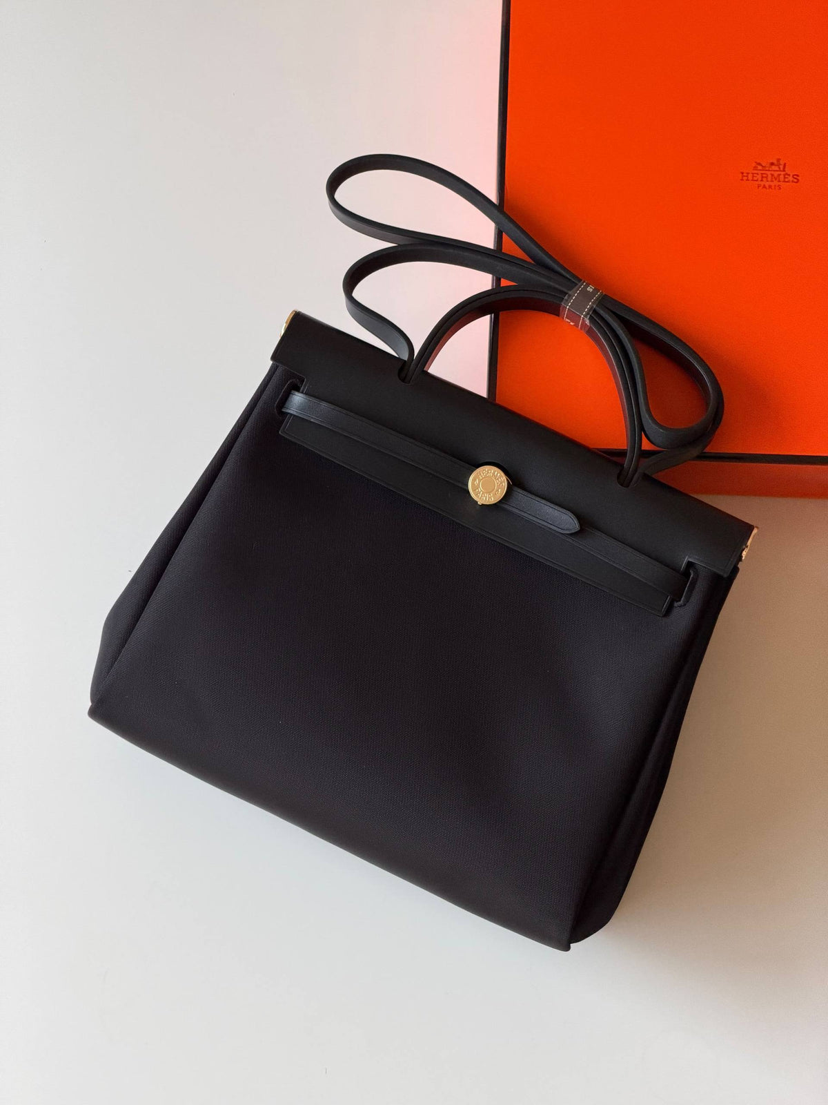 Hermes
Super AAA + Quality 💯

 With original packing🎁🎁
 SIZE:36and42
 Available now 

630 dhs🇦🇪🇦🇪

Zain52
♥️♥️♥️