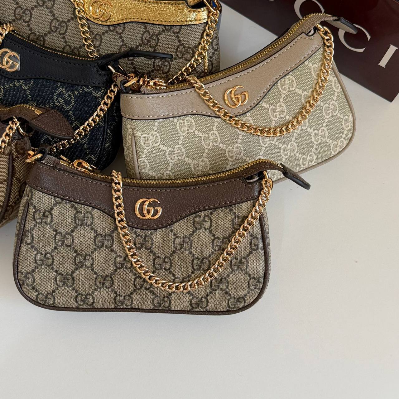 Gucci 
Master ❣️❣️
190 dhs✅

Zain134
♥️♥️♥️