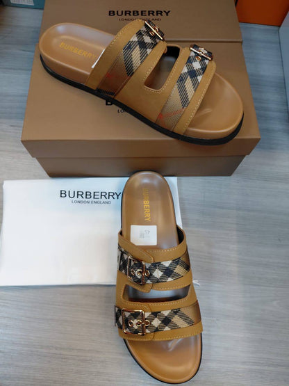 Burberry Men Slipper 
New Collection High Quality 
Size 40 To 45
120 dhs✅

Zain16
♥️♥️♥️