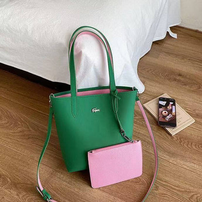 Locaste 
With sling. With small pouch 
70 dhs🇦🇪🇦🇪

Zain232
♥️♥️♥️