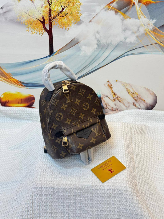 LV
Best quality

With box’s
🎁🎁🎁

105 dhs💓
size 18cm

Zain158
♥️♥️♥️