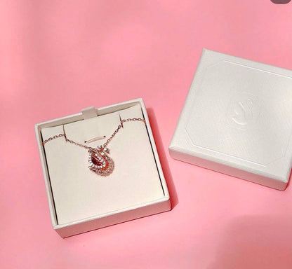SWAROVSKI 
Necklace 😍
Master quality 💯
With normal boxes 🗃️ 
50 dhs✅

With master box 📦 
90 dhs✅

Zain216
♥️♥️♥️