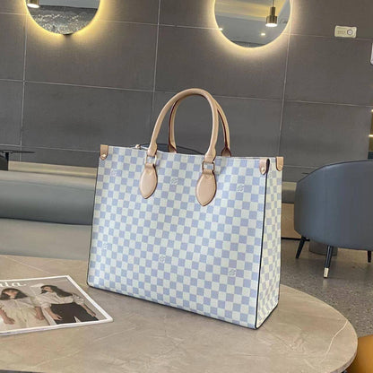 LV
85 dhs🪙💕
Size 33 CM

Zain269
♥️♥️♥️
