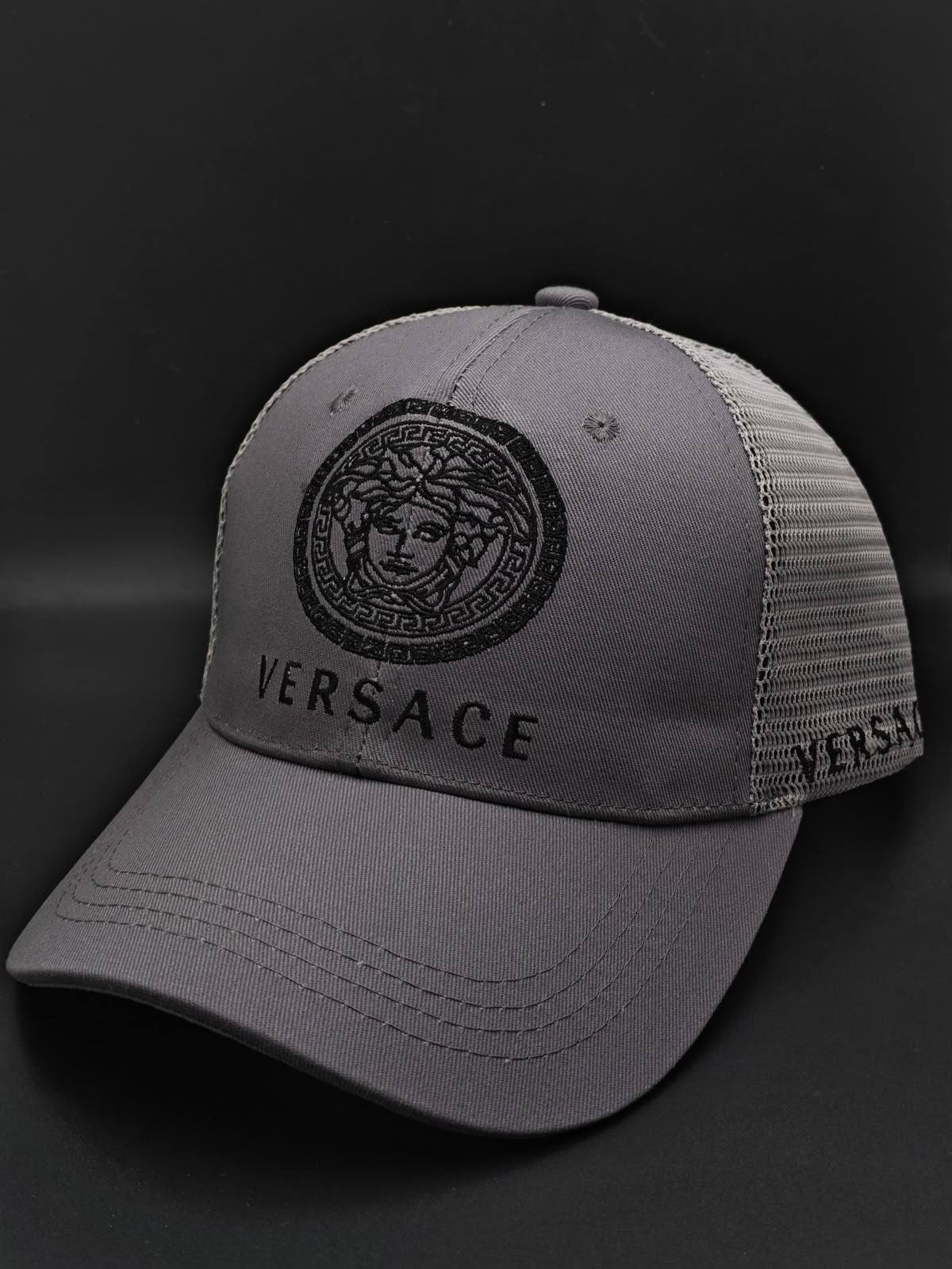 Versace
Balmain
Merceds

35 dhs🇦🇪🇦🇪

Zain182
♥️♥️♥️