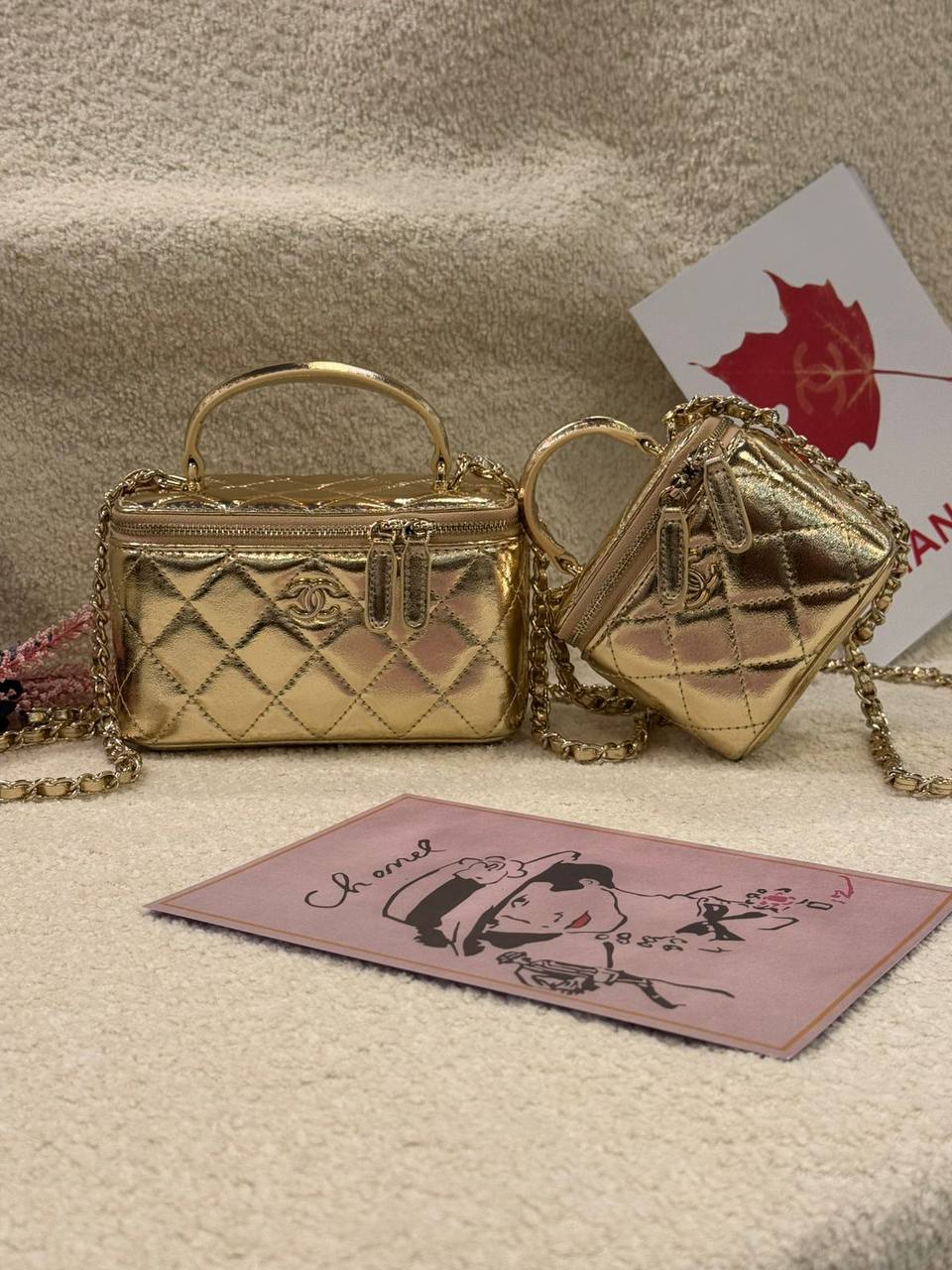Chanel
Master🌺
    Micro 230 dhs✅
    17Cm 250 dhs✅

With Box 
🎁🎁🎁

Zain131
♥️♥️♥️