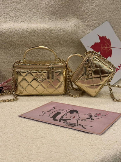 Chanel
Master🌺
    Micro 230 dhs✅
    17Cm 250 dhs✅

With Box 
🎁🎁🎁

Zain131
♥️♥️♥️