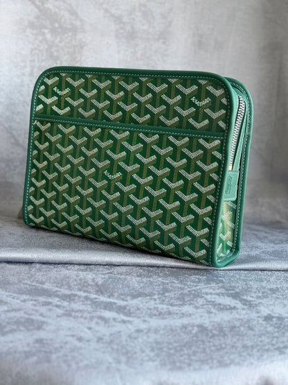 GOYARD
*Clutch Bag* 
*Master Quality* 
450 dhs✅

Zain179
♥️♥️♥️