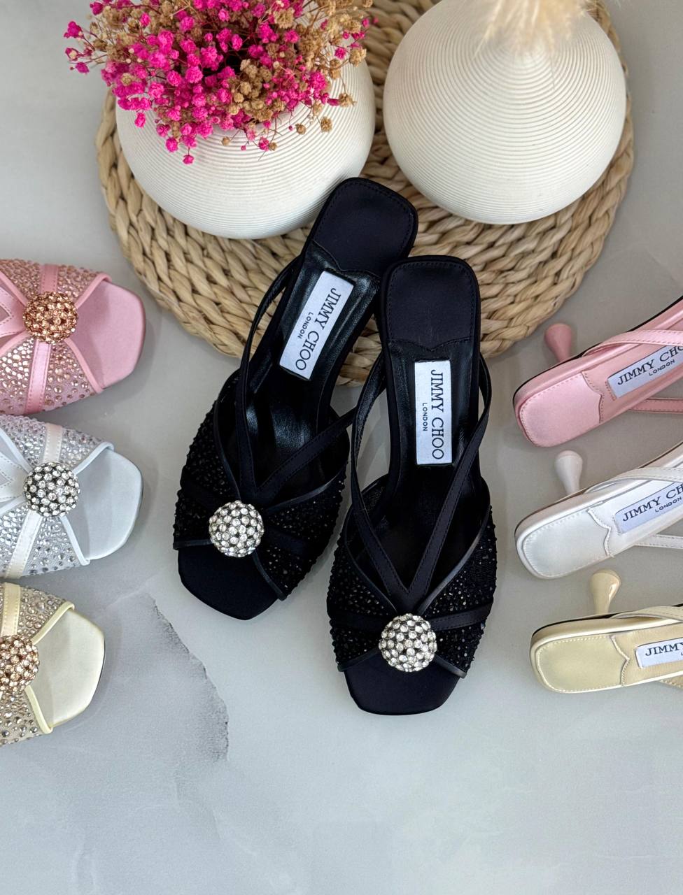 Jimmy choo 
Vip quality 
Size:36to41
450 dhs✅

Zain113
♥️♥️♥️