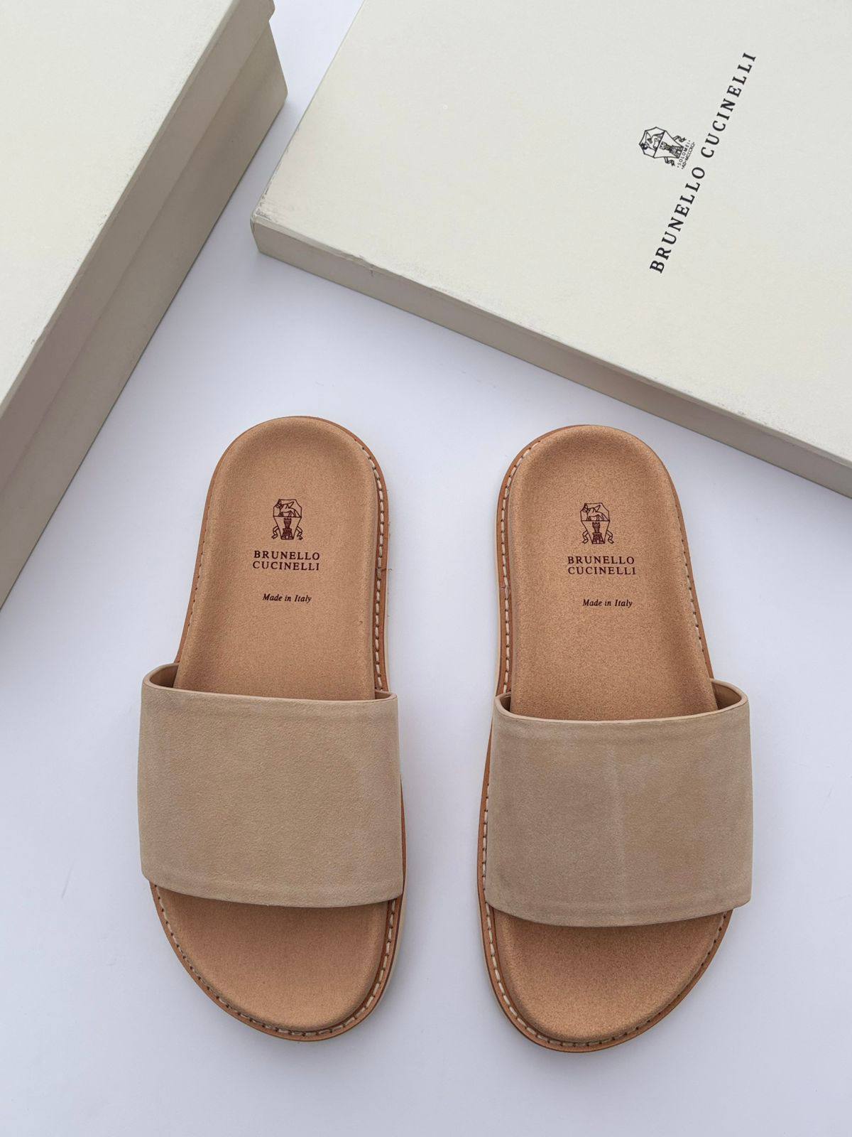 Brunello cucinelli 
130 dhs🪙🌨️
Size 40-45

Zain54
♥️♥️♥️