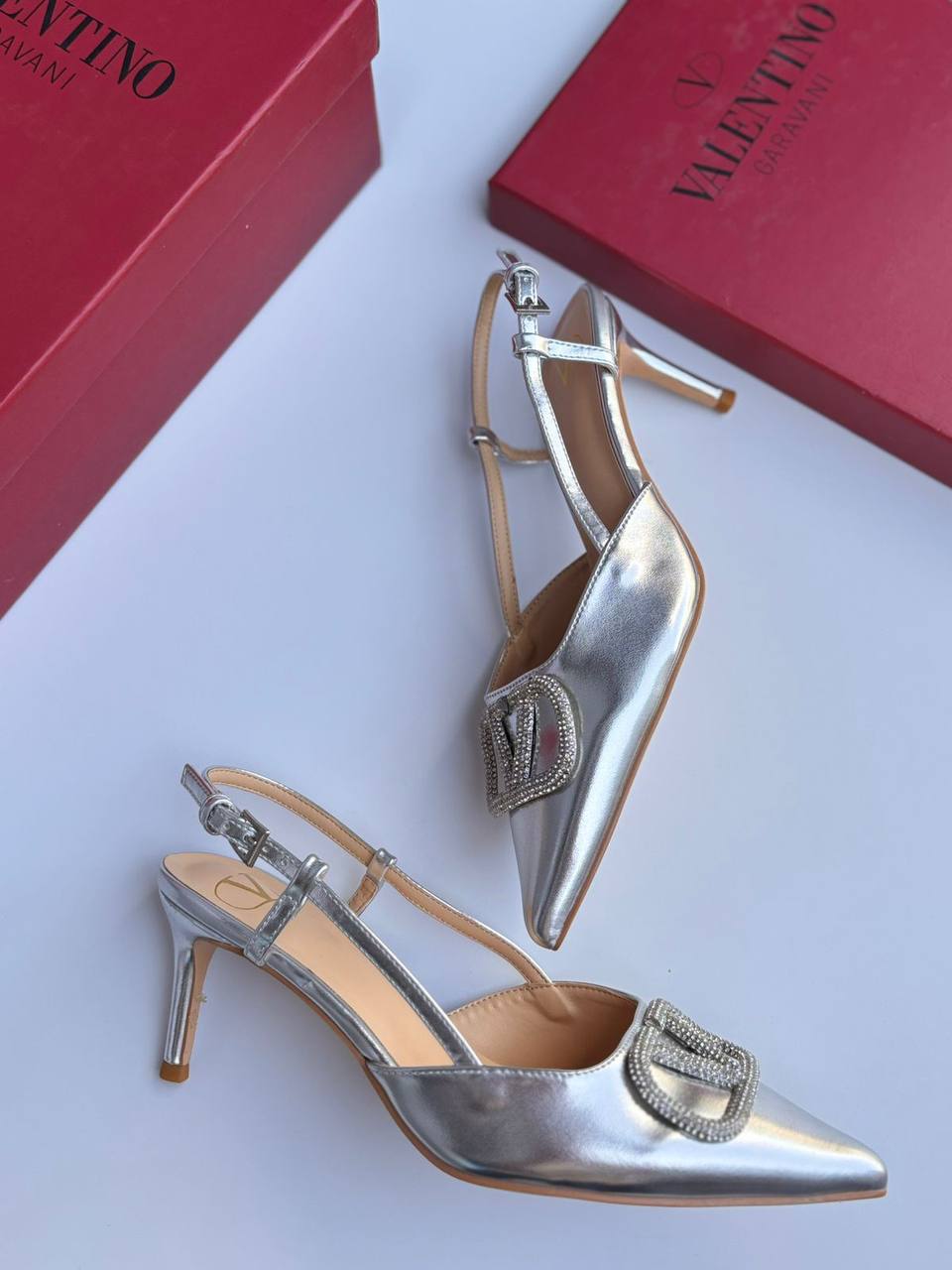 Valentino 
120 dhs🪙💕

Size 36-42

Zain55
♥️♥️♥️