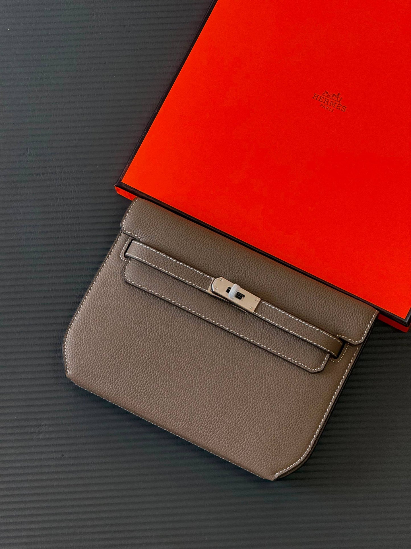 Hermes depech 25cm💕master quality😍with box❤️
360 dhs🇦🇪🇦🇪

Zain52
♥️♥️♥️