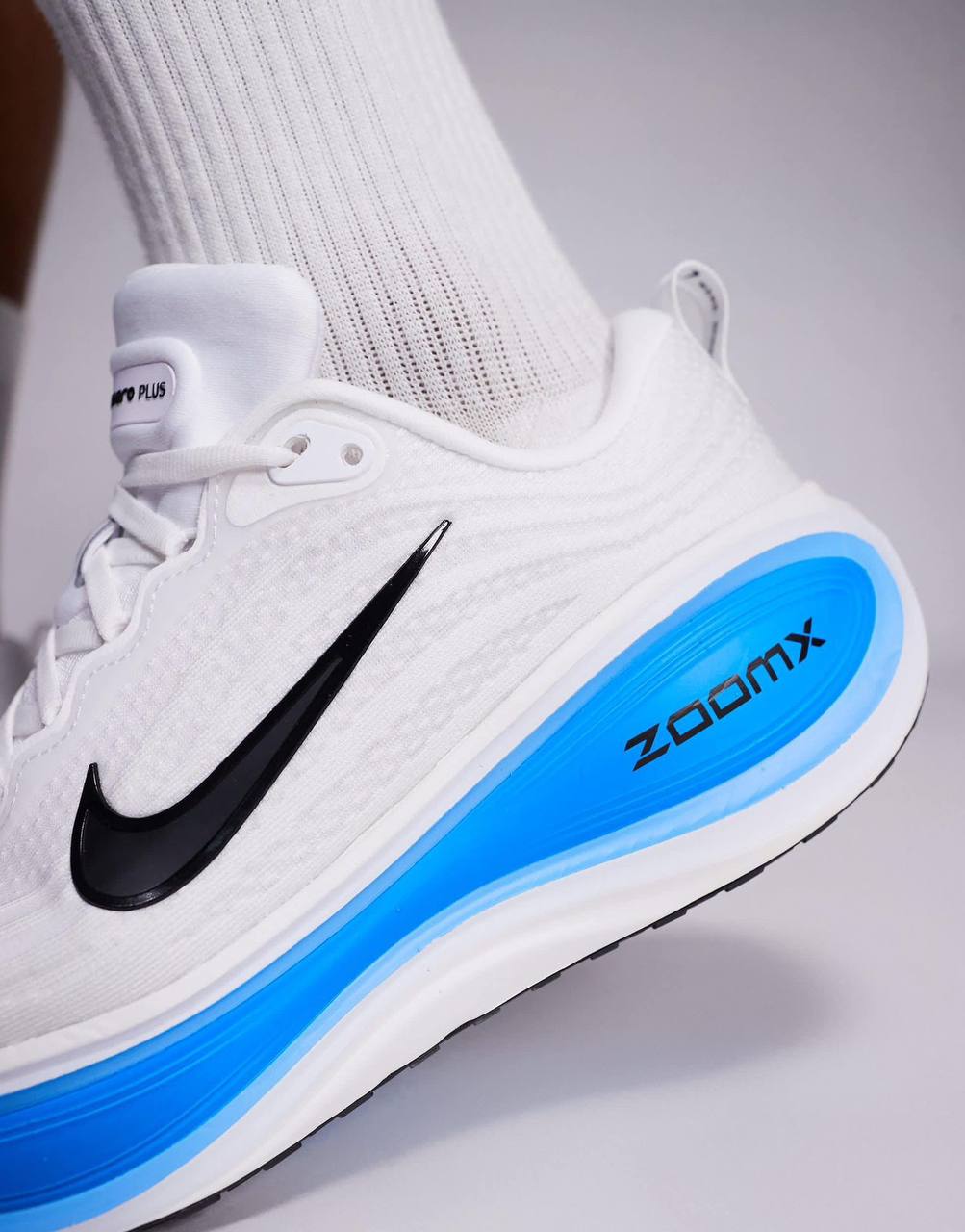 Nike Vomero Plus ‘ white/Blue 💙⚪️
NEW ARRIVALS 🤩
40-45 AVAILABLE 😇
210 dhs💓

Zain242
♥️♥️♥️