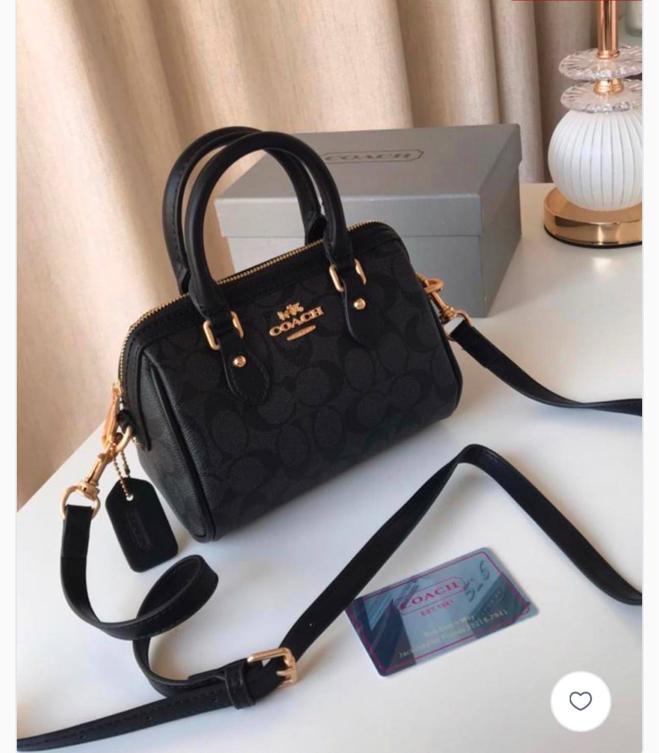 Coach
90 dhs✅
Size：18CM
Good-quality with box

Zain35
♥️♥️♥️