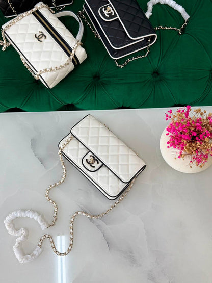 Chanel  ✨💥
Available original box 📦 
With full packing 🎀🎀
Super high quality 💥💥
For Price 👇 WhatsApp✅
0568585901 
0507557372
0552275751 Owner Zain 👌

Zain283
♥️♥️♥️