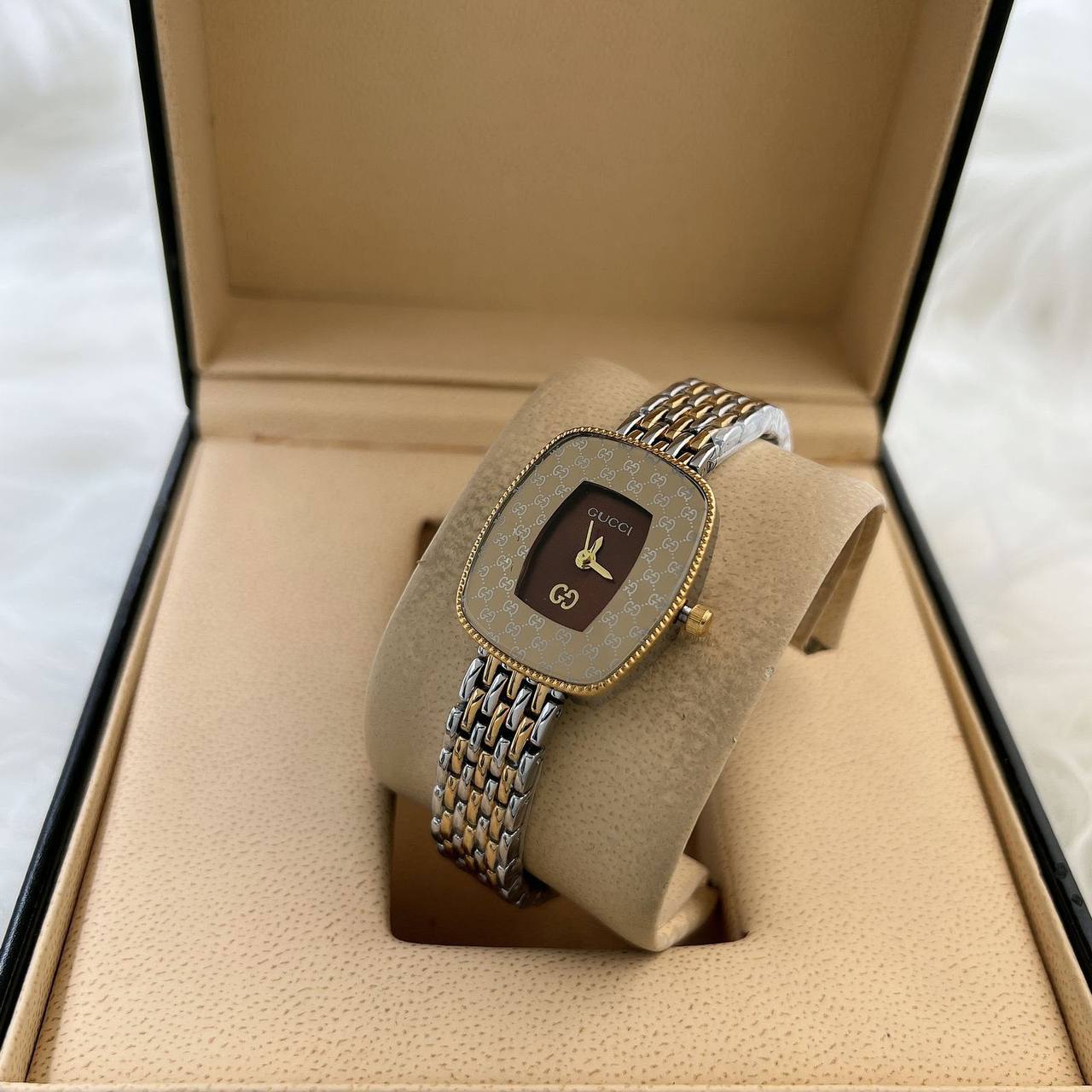 Ladies Watch
60 dhs🇦🇪🇦🇪

Zain45
♥️♥️♥️