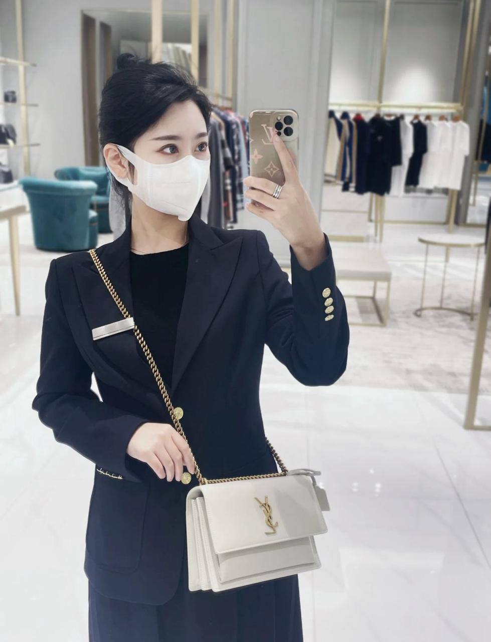 YSL NEW CAME GOOD QUALITY WITH BOX 
110 dhs🇦🇪🇦🇪

Zain295
♥️♥️♥️