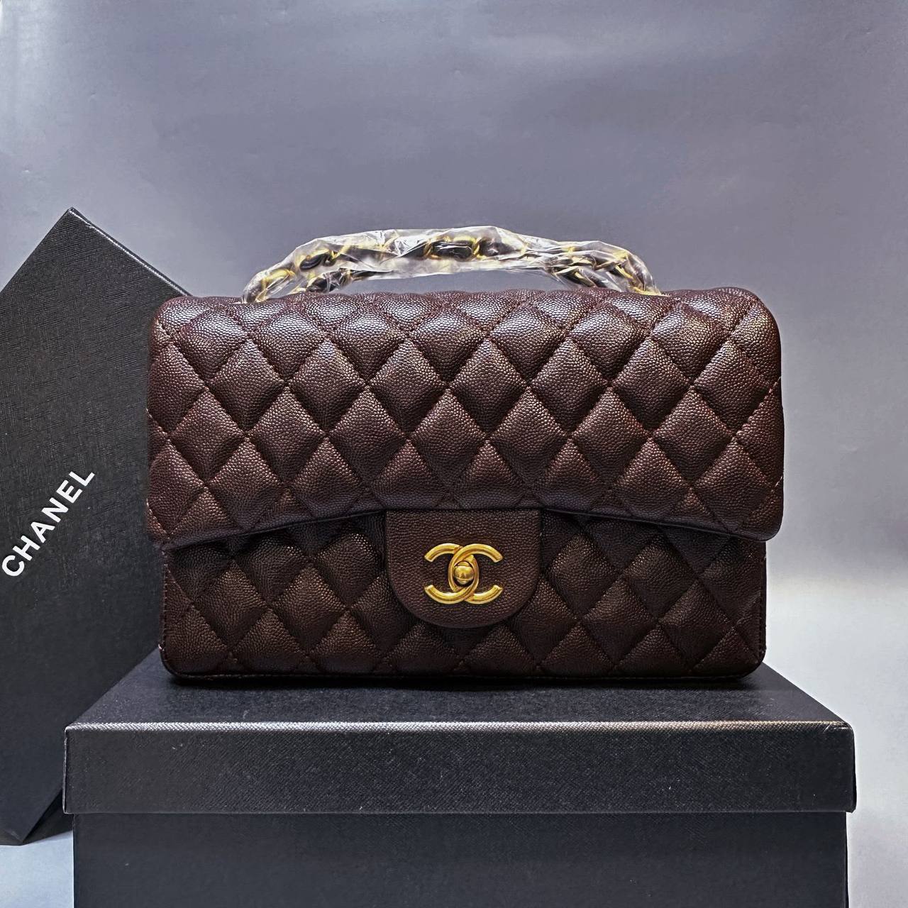 CHANEL 
GOOD QUALITY 
WITH BOX
🎁🎁🎁

120 dhs✅

Zain39
♥️♥️♥️