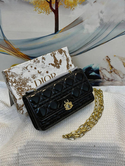 DIOR

Best quality 
with box

105 dhs🇦🇪🇦🇪


size 21CM

Zain290
♥️♥️♥️
