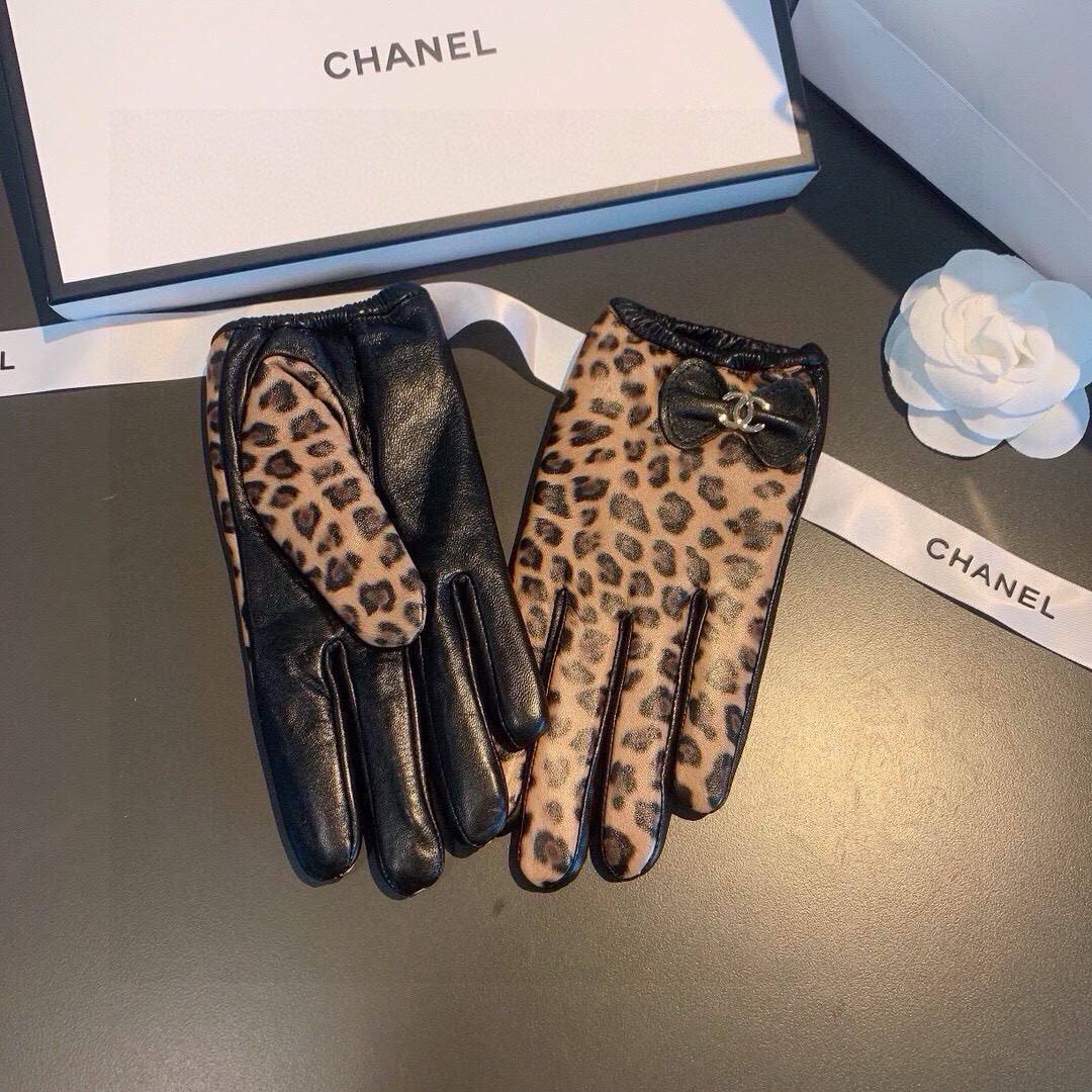CHANEL GlOVES
VVIP QUALITY
WITH ORRIGINAL BOX
320 dhs🇦🇪🇦🇪

Zain281
♥️♥️♥️