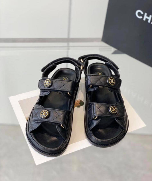 Chanel
Size 36to42          
65 dhs✅

Zain163
♥️♥️♥️