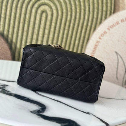 CHANEL 

NEW CAME 
GOOD QUALITY 
120 dhs🇦🇪🇦🇪

Zain39
Zain295
♥️♥️♥️