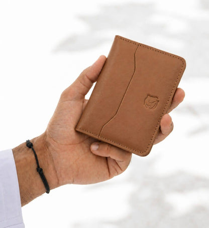 Louis Hilano card holder orginal soft leather with box and paper bag 
120 dhs🇦🇪🇦🇪

Zain59
♥️♥️♥️