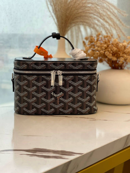 Goyard

95 dhs🇦🇪🇦🇪

With box
18 cm

Zain219
♥️♥️♥️
