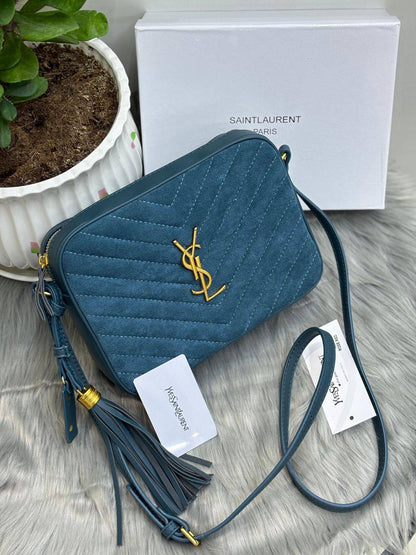 YSL
SIZE  ………23CM 🥰
90 dhs🪙🌨️

with Box
🎁🎁🎁

Zain244
♥️♥️♥️