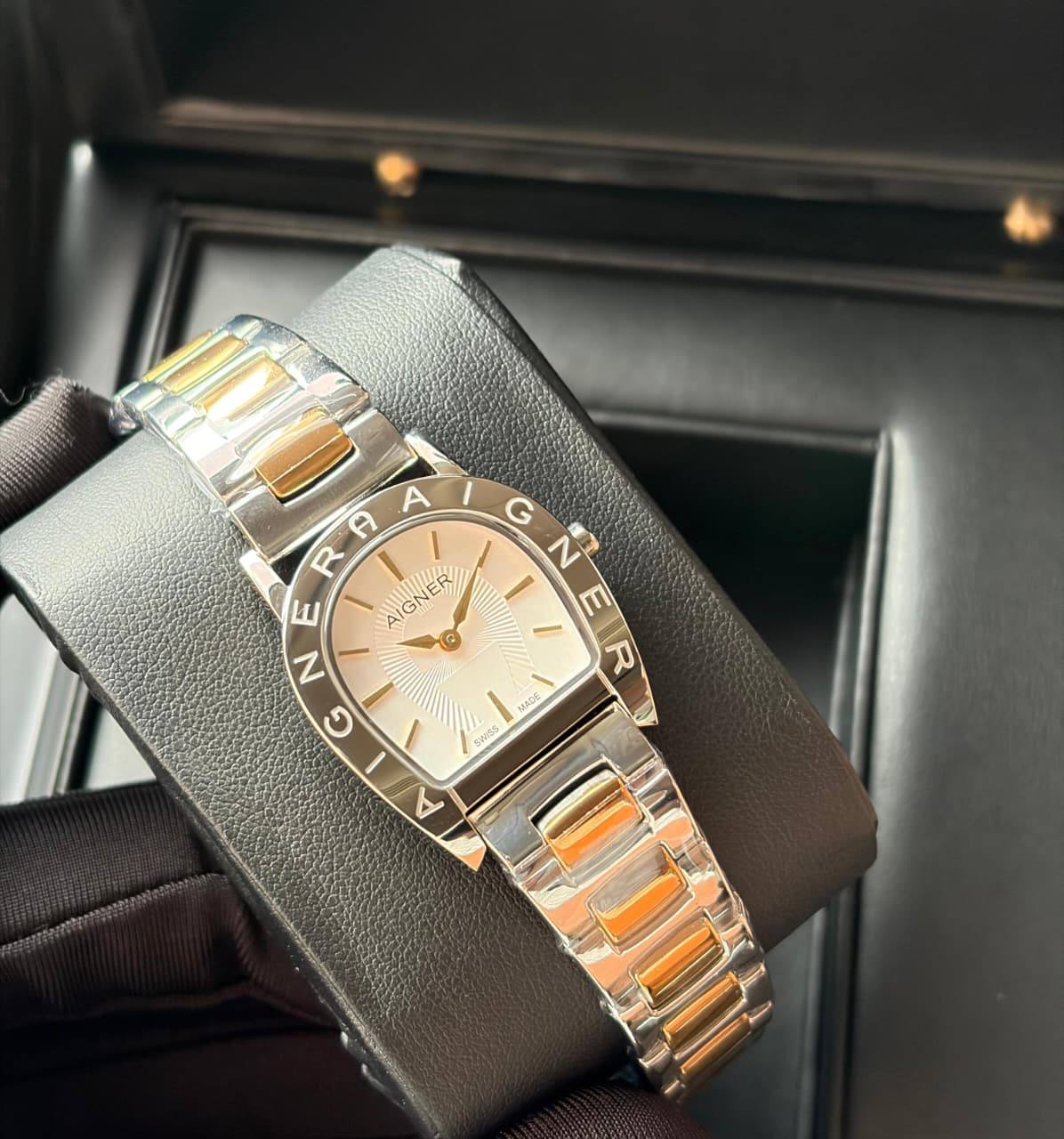 Aigner 
watch for ladies good quality 
260 dhs🌺

Zain59
♥️♥️♥️