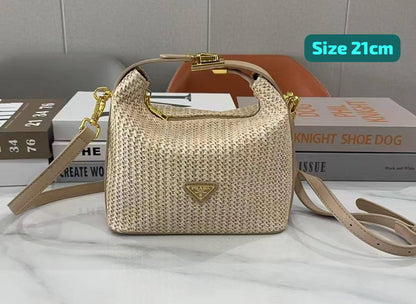 Prada
Good quality 
100 dhs✅✅

Zain186
♥️♥️♥️