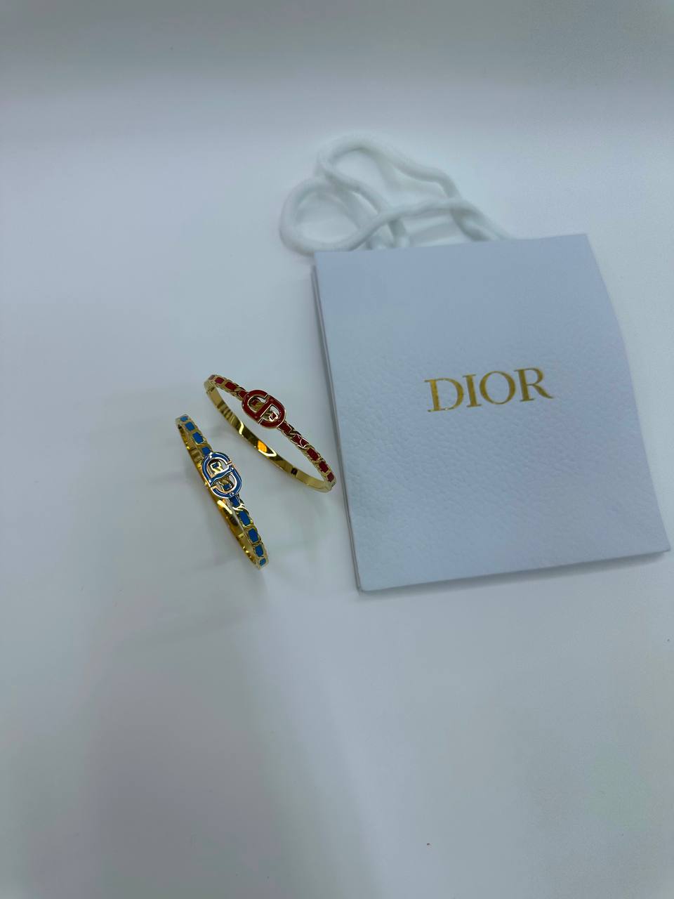 *Stainless steel 🦋*
Bangle 💯
Non tarnish 💯
With paper bag 🛍️
20 dhs🇦🇪🇦🇪

Zain216
♥️♥️♥️