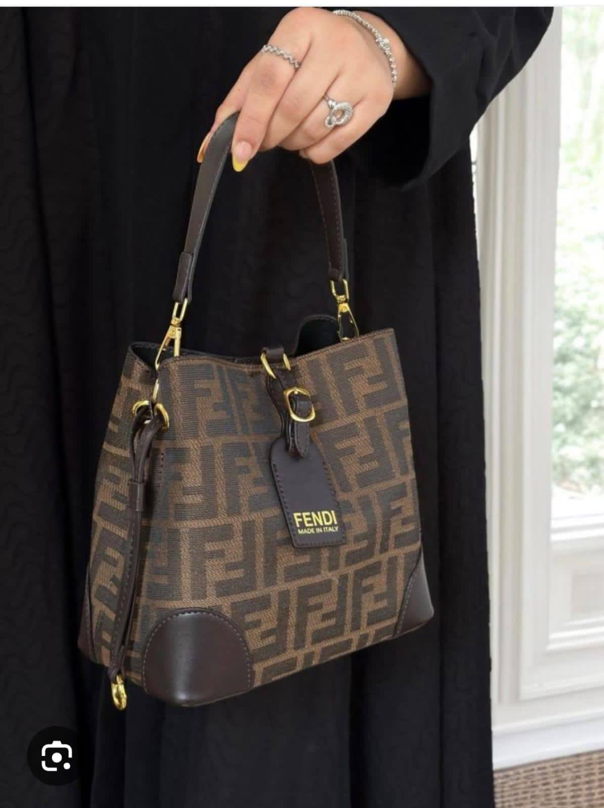 Bags
good quality
120 dhs🌺
SIZE 23 cm

Zain200
♥️♥️♥️