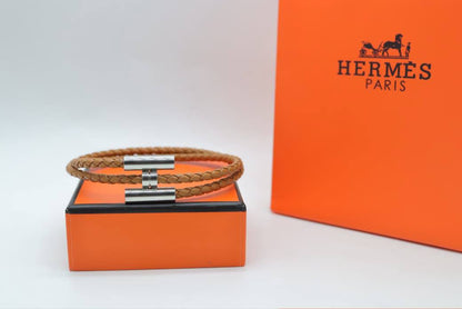 Bracelet
Hermes
60 dhs🇦🇪🇦🇪

Zain33
♥️♥️♥️