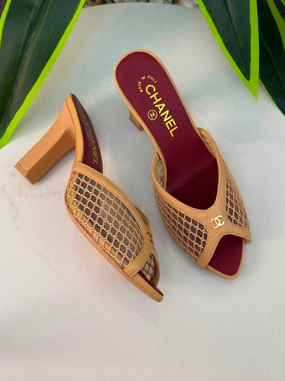 Chanel
 master
Size 36-41
350 dhs✅

Zain190
♥️♥️♥️