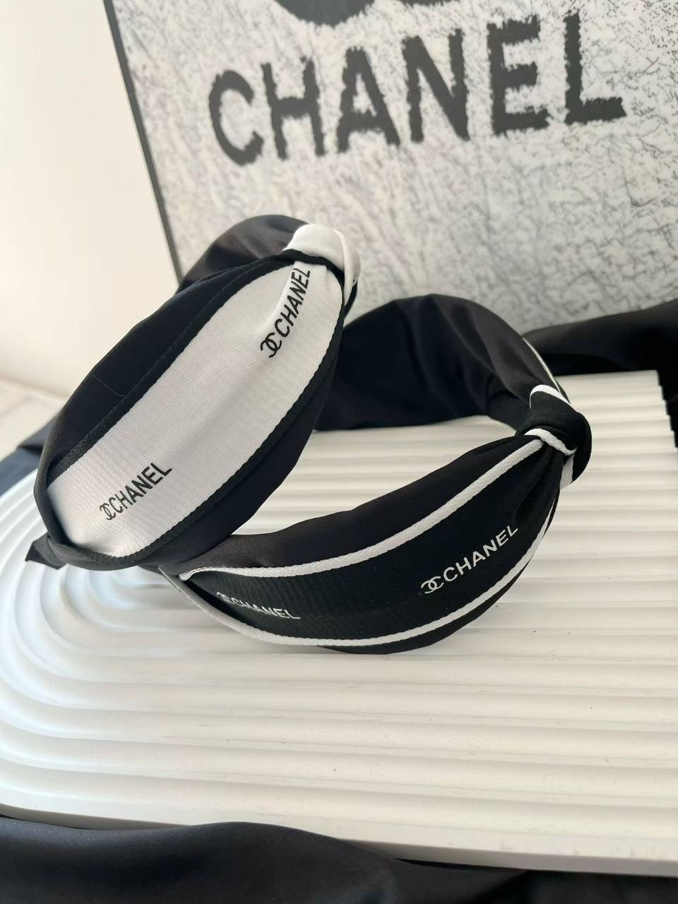 Headband ❤️‍🔥*
good quality 💯
20 dhs🪙🌨️

With boxes 🗃️ 
35 dhs🪙🌨️

Zain216
♥️♥️♥️