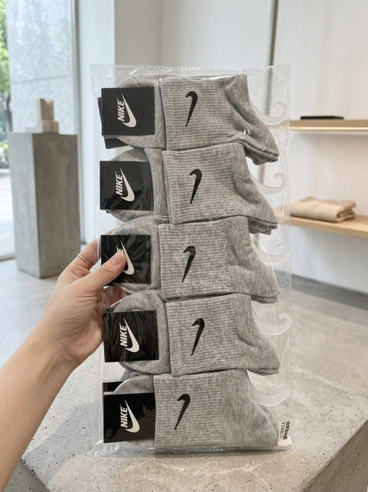 NEW CAME 
NIKE SOCKS 
FULL COTTON

45 dhs🇦🇪🇦🇪🇦🇪

Zain40 
♥️♥️♥️
