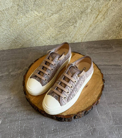 DIOR 
SuperMaster Quality 💯
450 dhs✅
Size: 36-41💥

Zain171
♥️♥️♥️