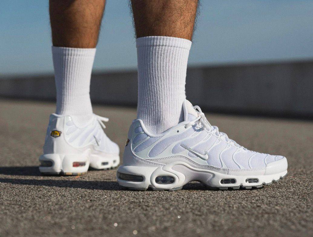 Nike Air Max Plus ‘White ，
Size 36-45 ，
190 dhs💓

Zain18
♥️♥️♥️